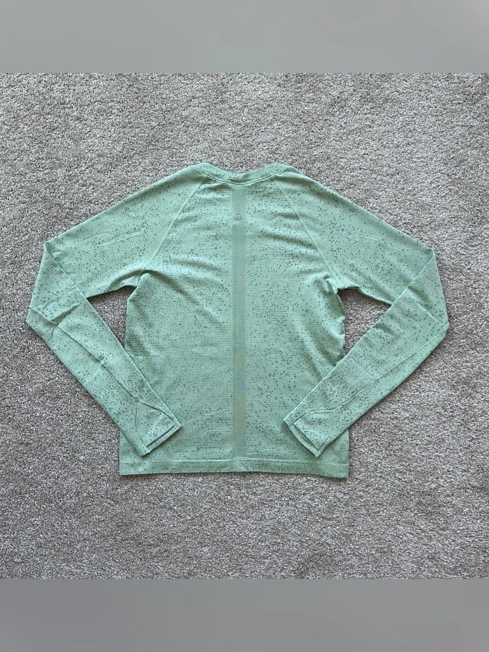 Lululemon Swiftly Tech LS Shirt Size 4 Green Heathered Thumbholes Breathable Gym - Picture 9 of 11